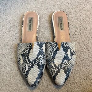 Steve Madden Women's Snake Print Mules - Black and Cream